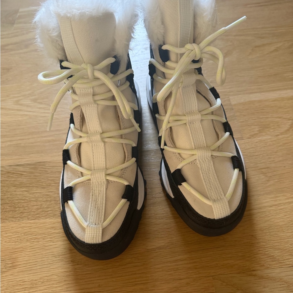 Women’s Sorel winter boots
